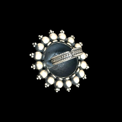 Ring „Vasundharā“ (वसुधरा)