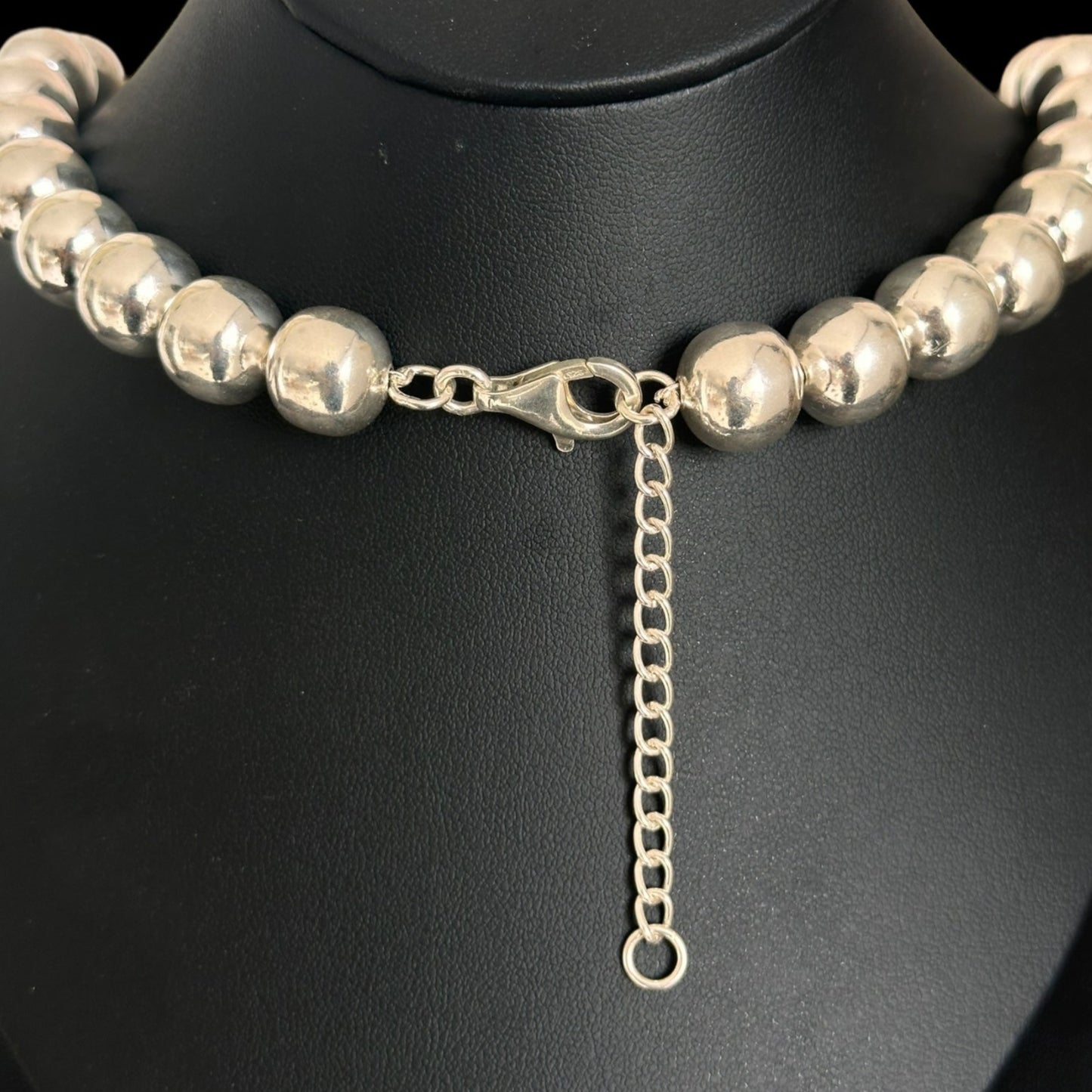 Collar de Bolas de Plata