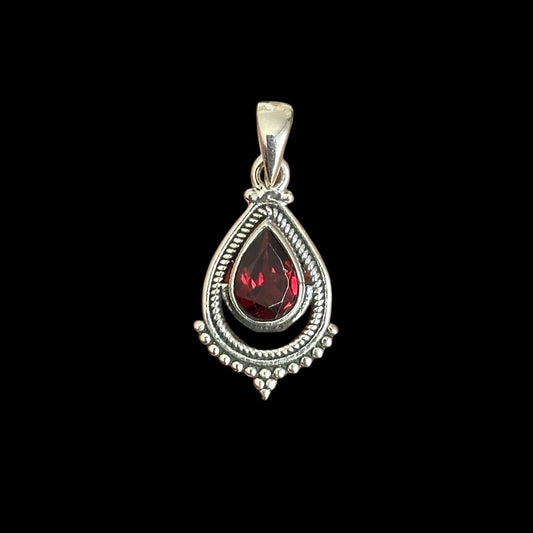 Anhänger „Hrida“