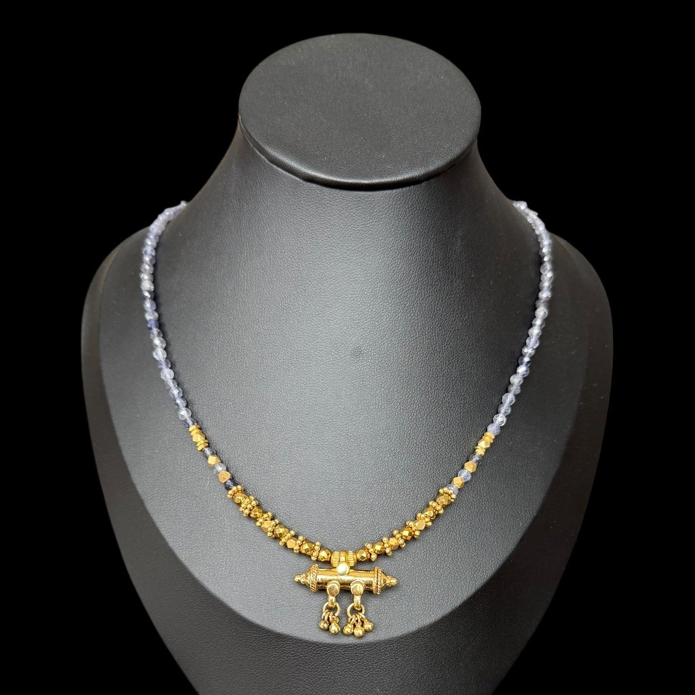 Collar Mantra Box Iolita