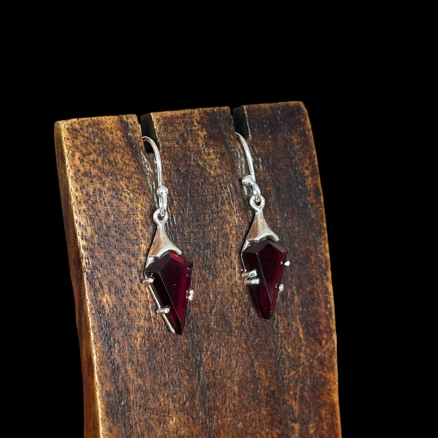 Pendientes "Trigis" Granate
