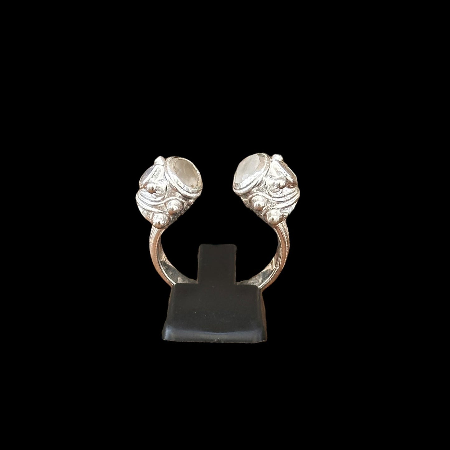 Anillo "Kalinda" Piedra de Luna