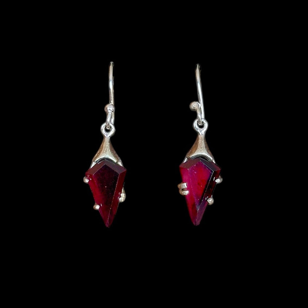 Pendientes "Trigis" Granate