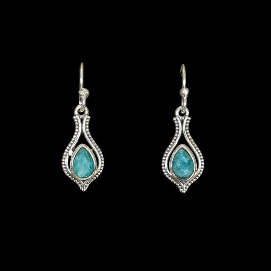 Pendientes Nila Raiz De Esmeralda