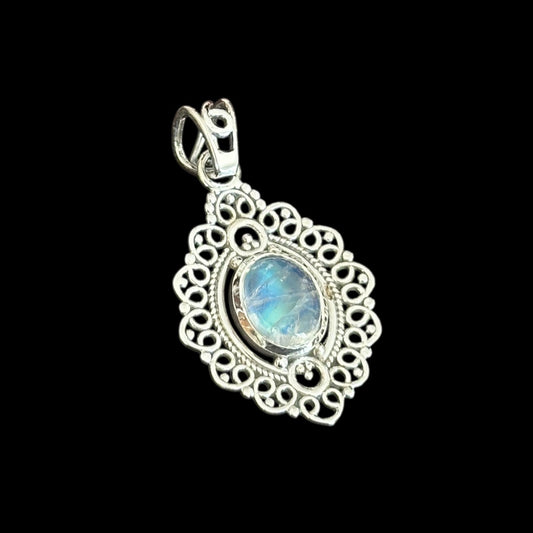 Anhänger "Nāyika" Mondstein