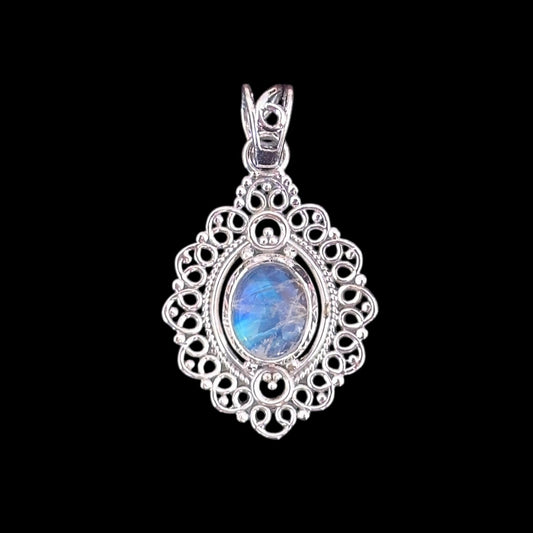 Anhänger "Nāyika" Mondstein