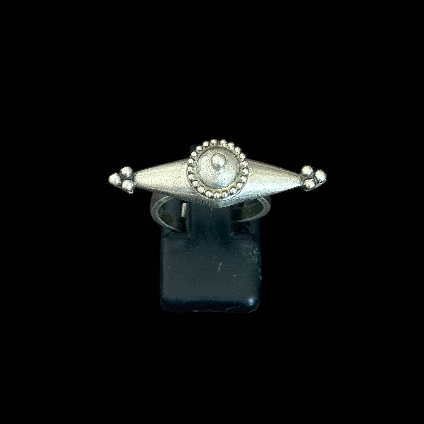 Ring „Trinetra“ (त्रिनेत्र)