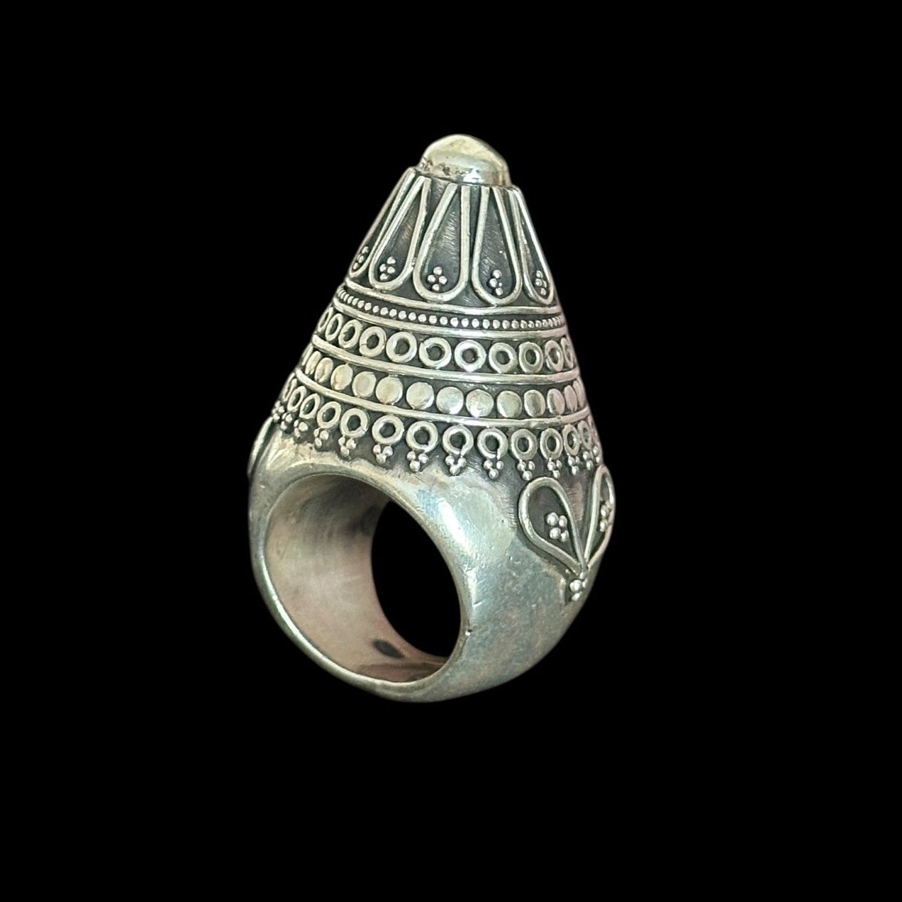 Anillo "vajrashila" · (वज्रशिला)