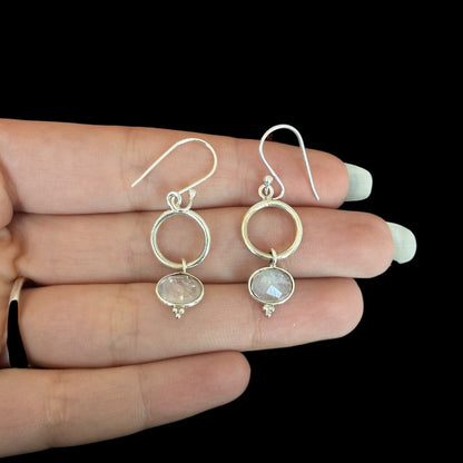 Pendientes “ĀKĀRA” (आकार) Piedra de Luna