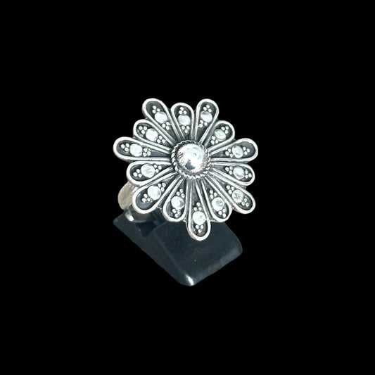 Anillo “Chandrikā” (चन्द्रिका)