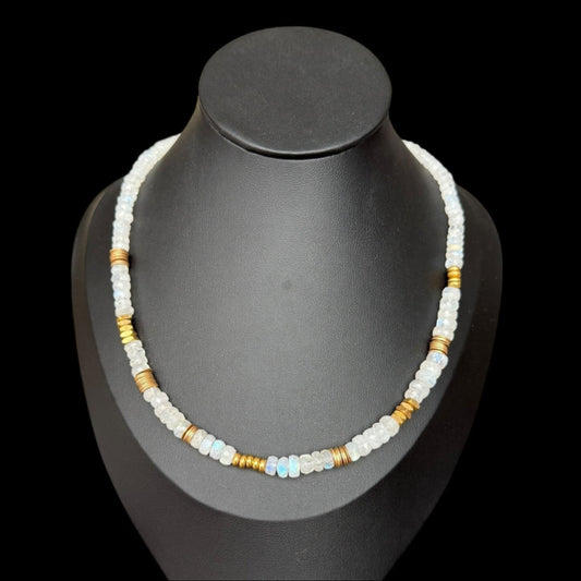 Collar de Piedra de Luna Facetada