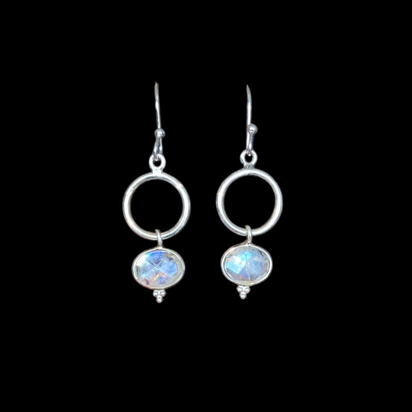 Pendientes “ĀKĀRA” (आकार) Piedra de Luna