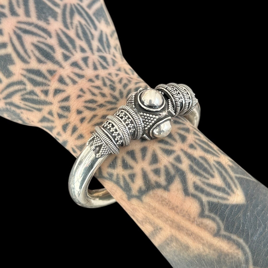 Armband „Kavacha“ (कवच)