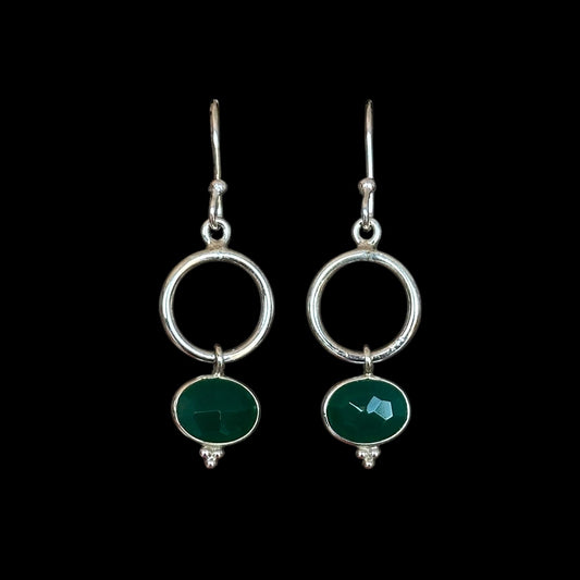 Pendientes “ĀKĀRA” (आकार) Onyx Verde