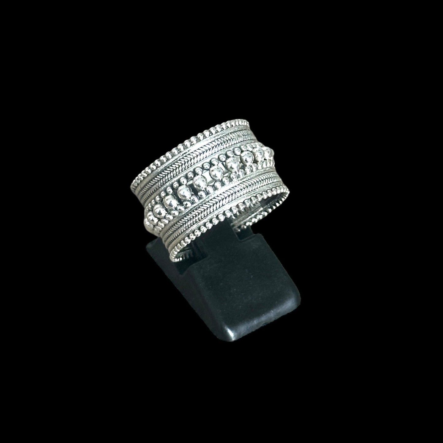 Ring „Nitya“ (नित्य)