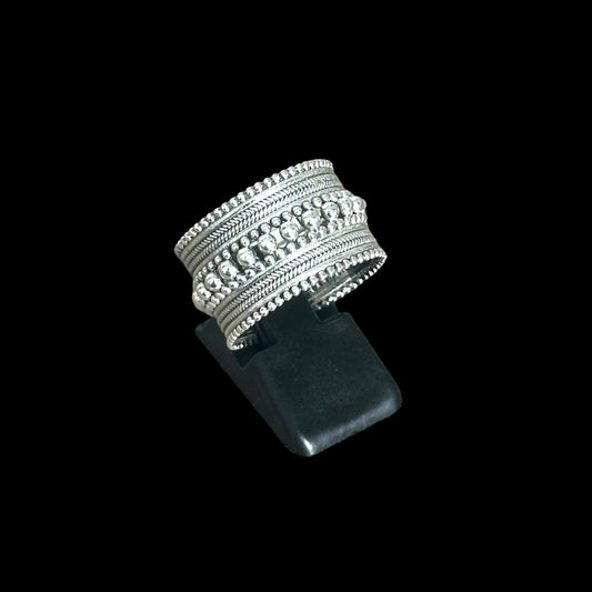 Ring „Nitya“ (नित्य)