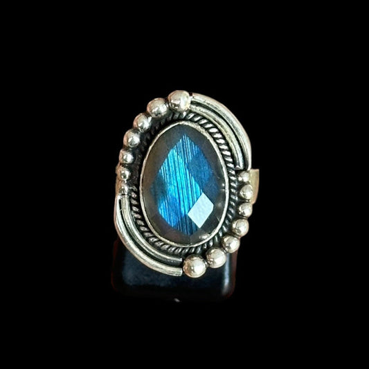 "Gomni" Labradorite Ring