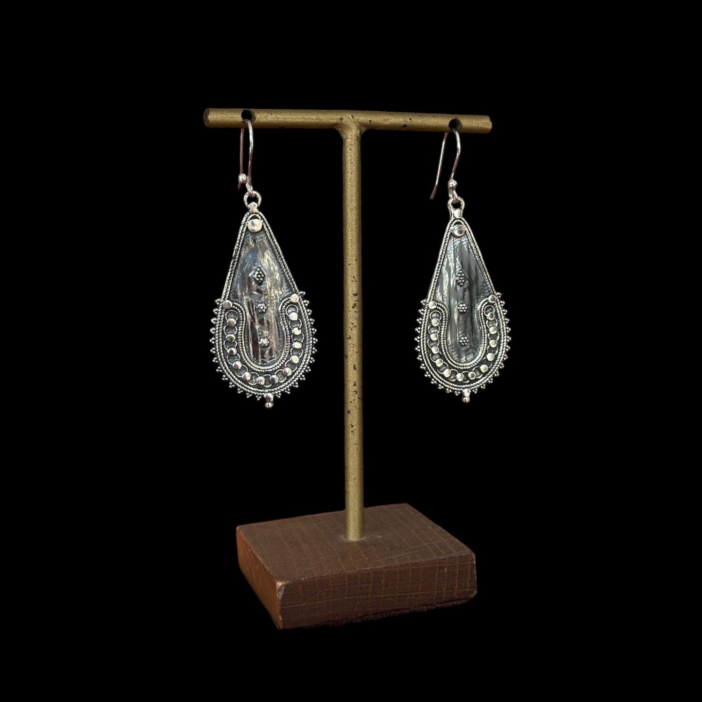 "Nadi-Devi" Earrings (नाडी देवी)