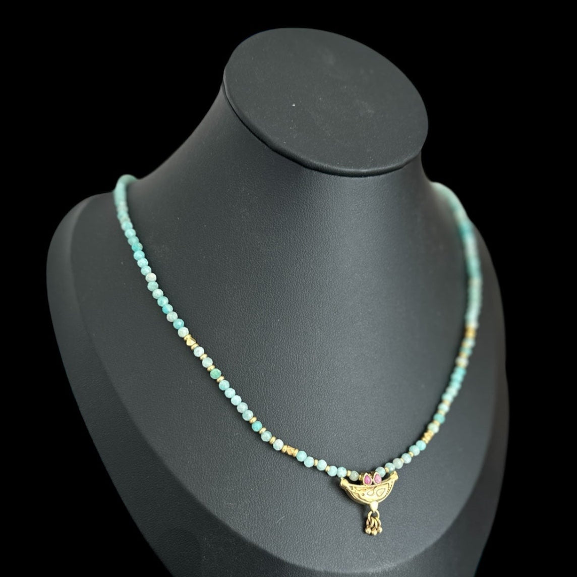 Collar Piedras Mantra Box