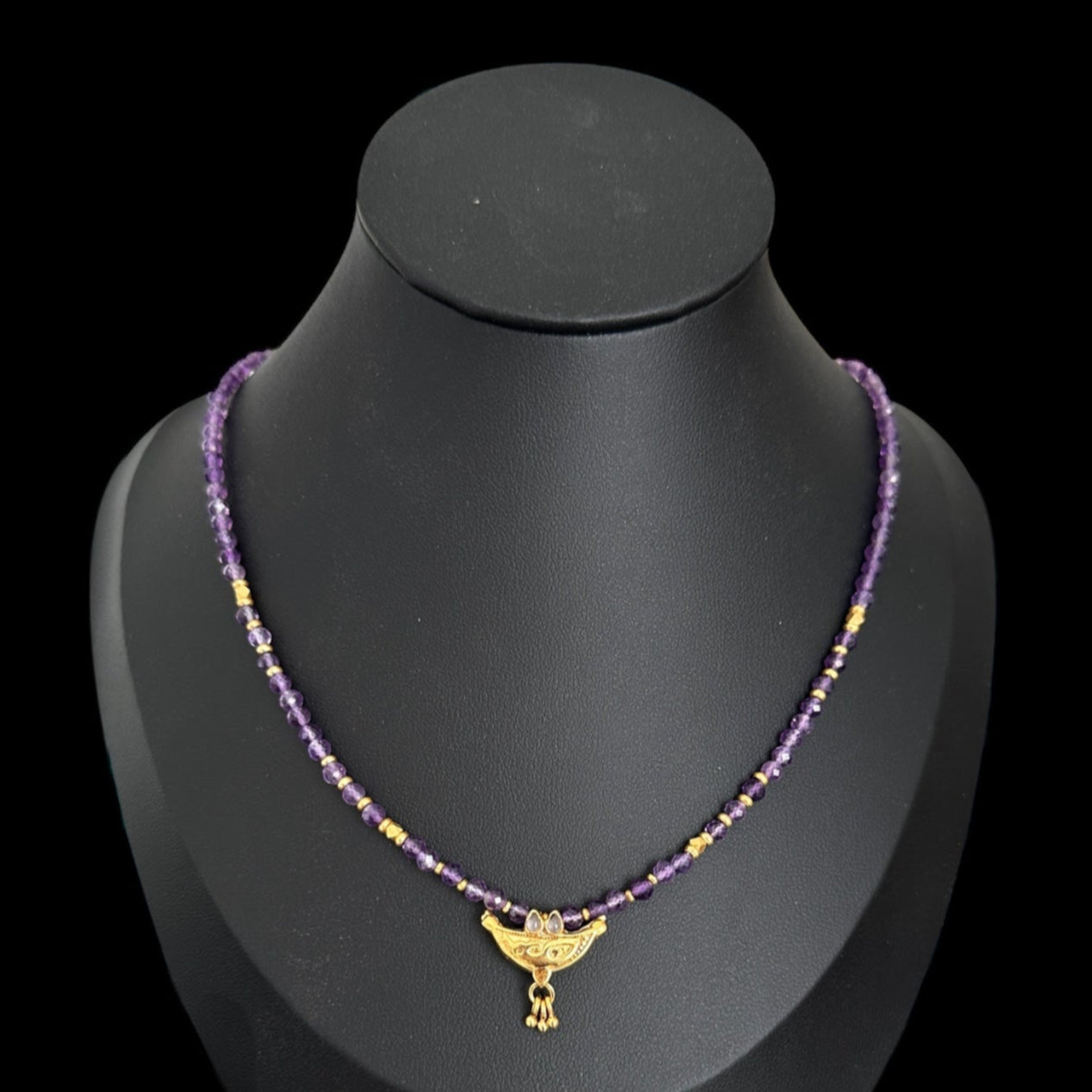 Collar Piedras Mantra Box