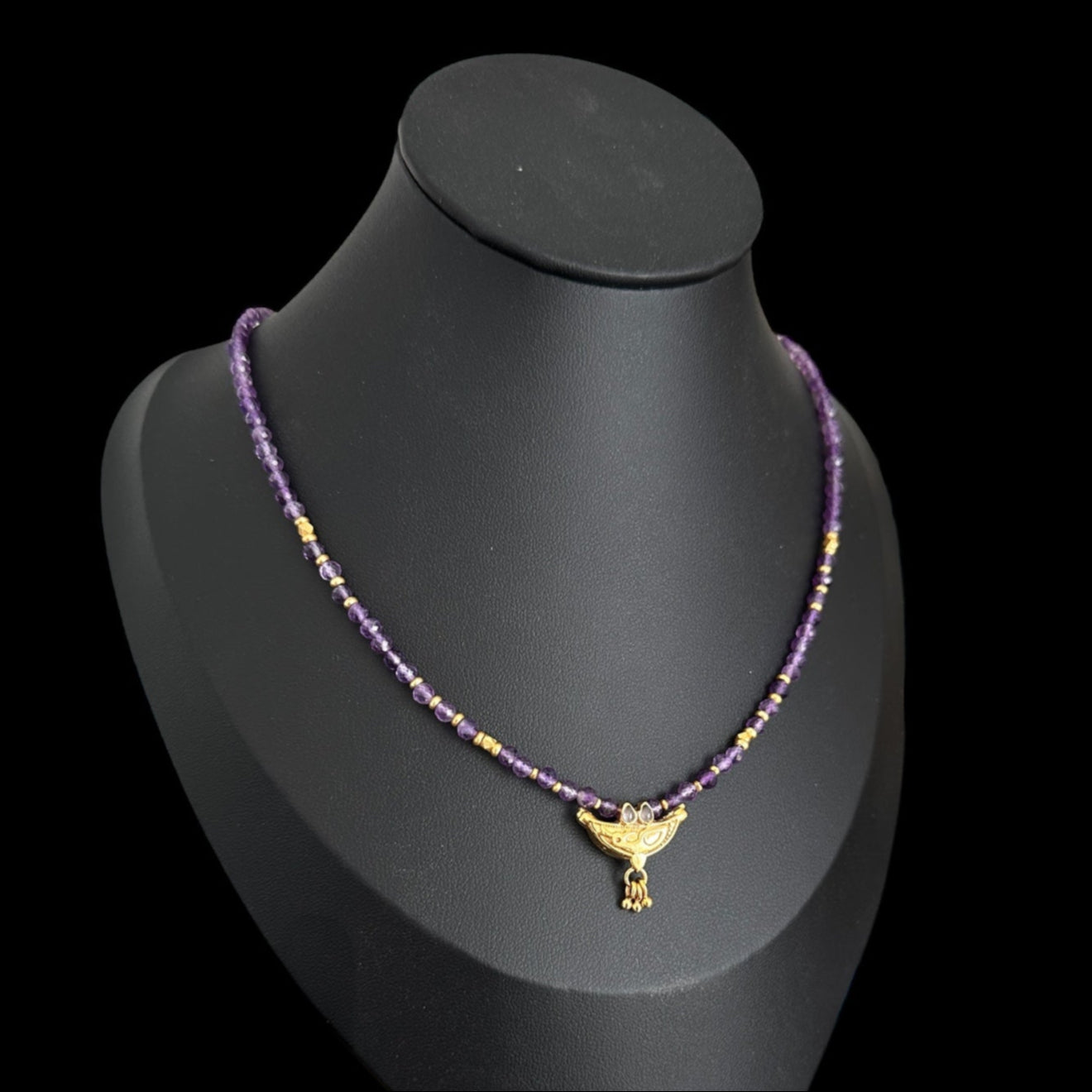 Collar Piedras Mantra Box