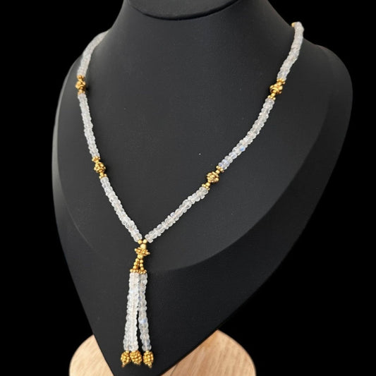 Mala-Halskette mit Steinen