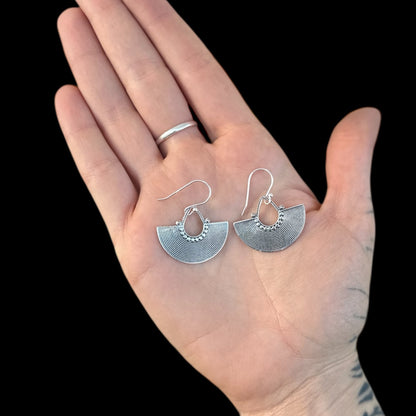 Fächerförmige Ohrringe