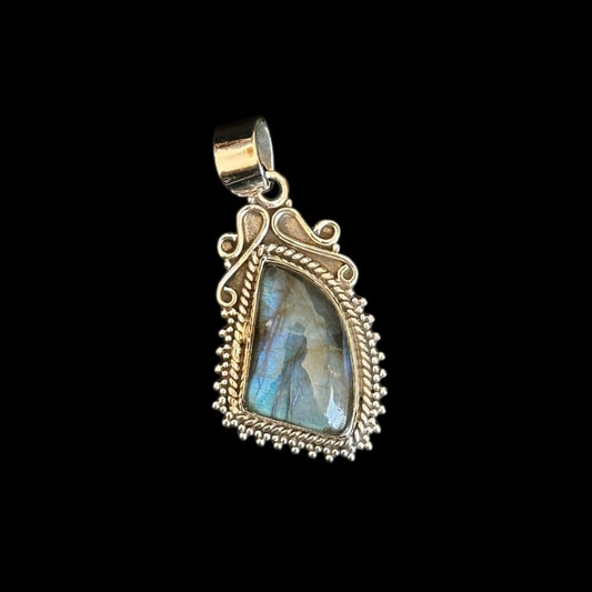 Colgante "Chand" Labradorite 2