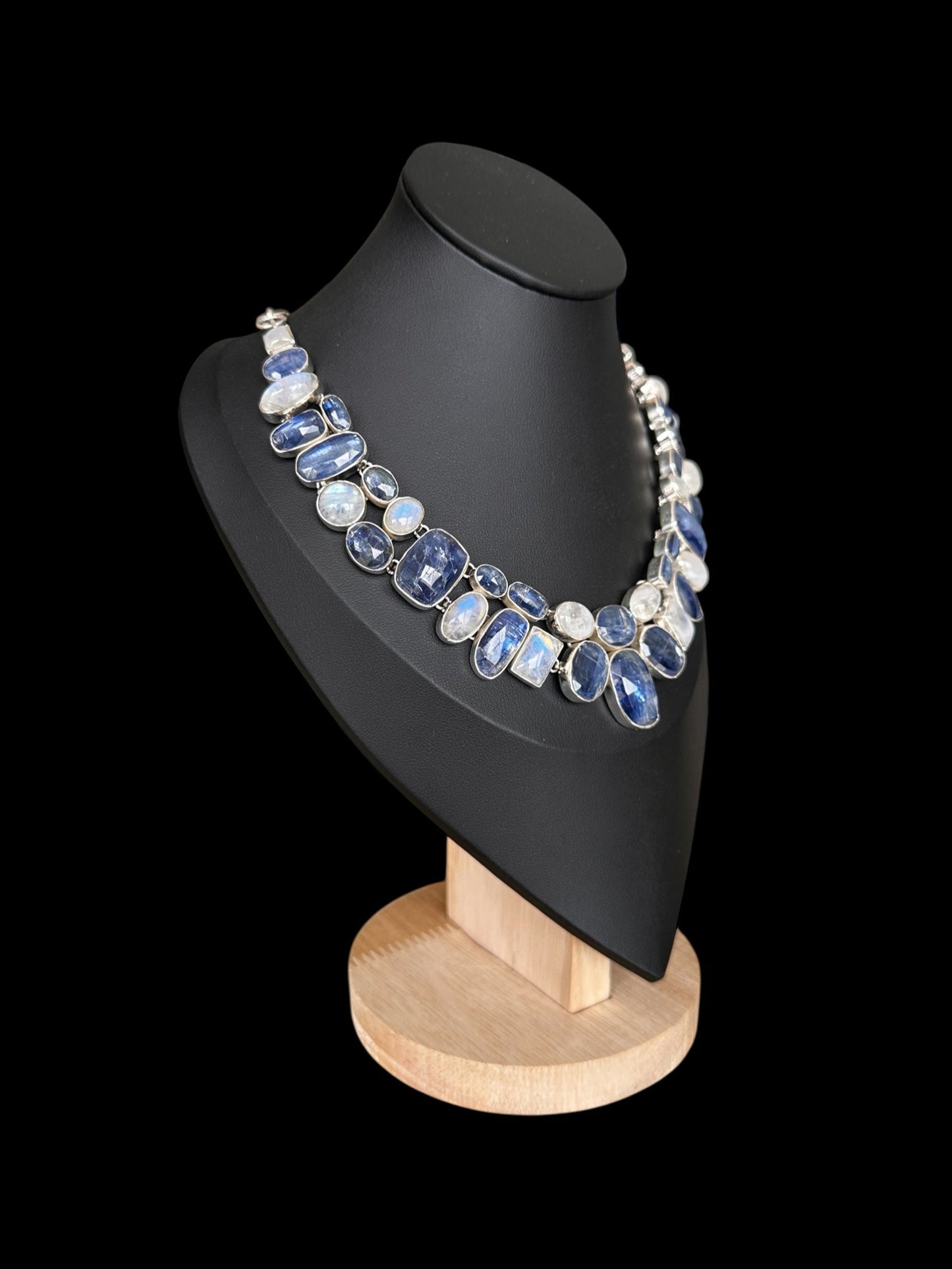Collar "Queen" Kyanite Moonstone