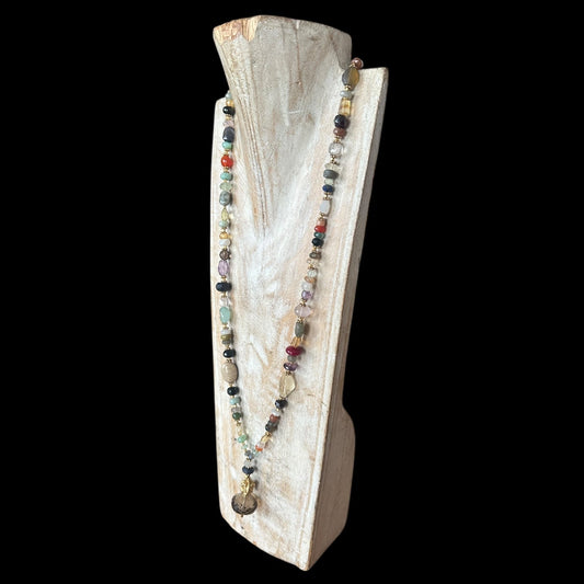 Lange Halskette Messing-Mix Steine