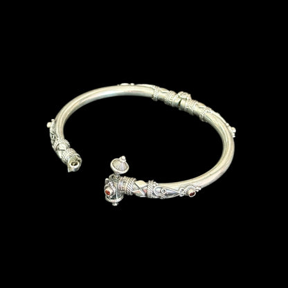 Armband „Āyudha“ (आयुध)