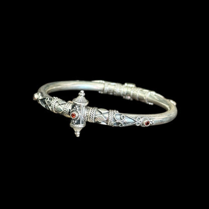 Armband „Āyudha“ (आयुध)