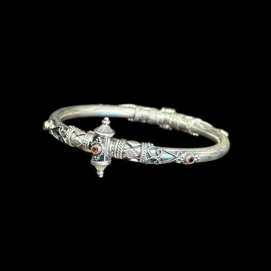 Pulsera "Āyudha" (आयुध)