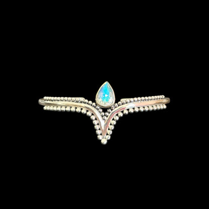 Armband "arunya" (अरुण्या) · Madagaskar-Mondstein.