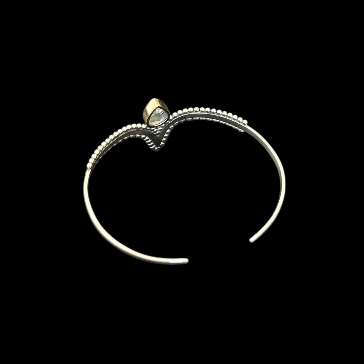 Armband "arunya" (अरुण्या) · Madagaskar-Mondstein.