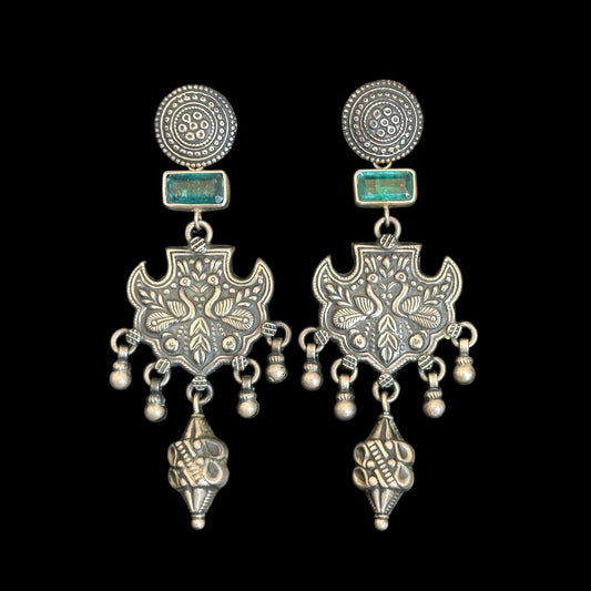 Ohrringe „Mayūrābhā“ (मयूराभा)