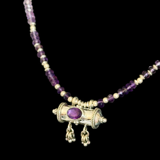 Halskette "Mantra Box" (मन्त्रपेटिका) Amethyst 2.