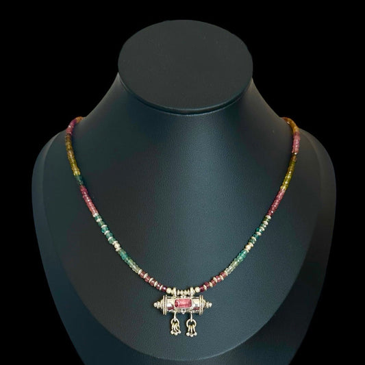Halskette „Mantra Box“ (मन्त्रपेटिका) Turmalin 1.