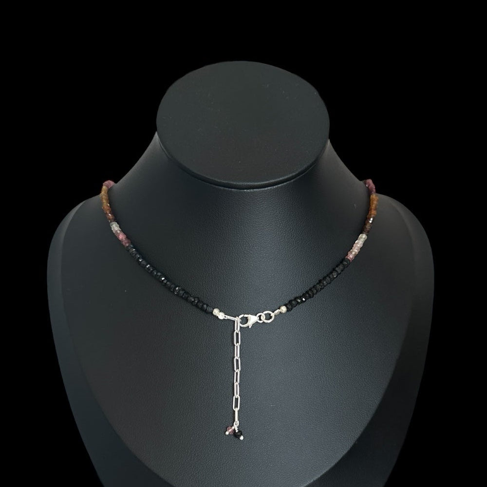Halskette „Mantra Box“ (मन्त्रपेटिका) Turmalin 1.