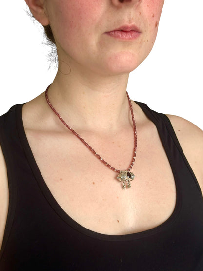 Halskette "Mantra Box" (मन्त्रपेटिका) Granat 2.