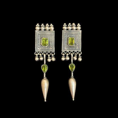 Pendientes "Haritāṅgī"  (हरिताङ्गी)